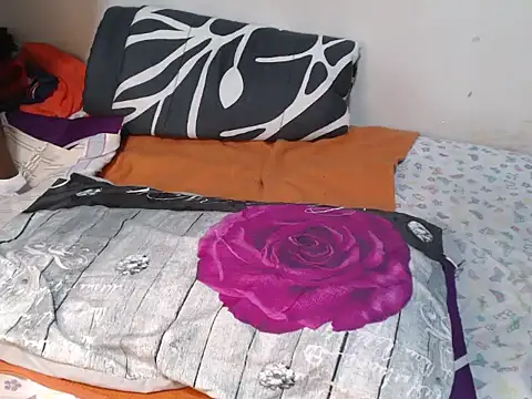 Snapshot of trina_kay chatting on 03/17/25, 07:26 trina kay online show from 03/17/25, 07:26