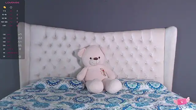 Snapshot of nichole_bree_ chatting on 01/10/25, 06:17 nichole bree  online show from 01/10/25, 06:17