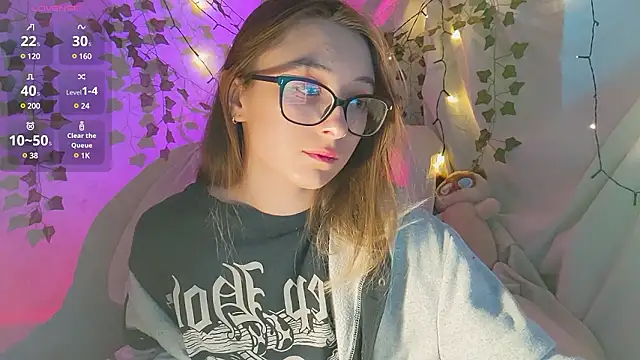 Snapshot of monlight__dana chatting on 12/04/24, 12:25 monlight dana online show from 12/04/24, 12:25