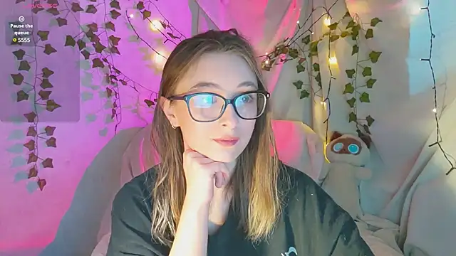 Snapshot of monlight__dana chatting on 12/06/24, 11:54 monlight dana online show from 12/06/24, 11:54