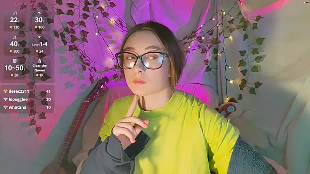 Snapshot of monlight__dana chatting on 12/11/24, 04:42 monlight dana online show from 12/11/24, 04:42