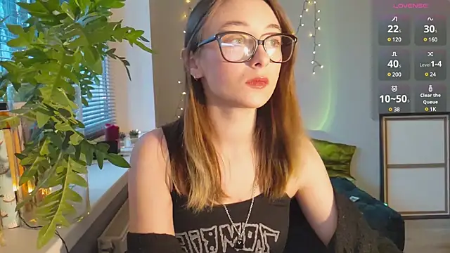 Snapshot of monlight__dana chatting on 12/23/24, 01:35 monlight dana online show from 12/23/24, 01:35