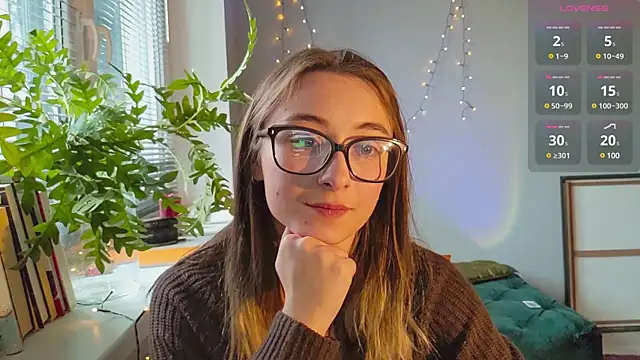 Snapshot of monlight__dana chatting on 12/24/24, 12:00 monlight dana online show from 12/24/24, 12:00