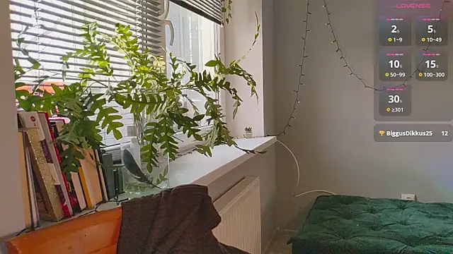 Snapshot of monlight__dana chatting on 01/13/25, 01:17 monlight dana online show from 01/13/25, 01:17