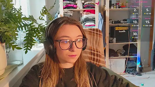 Snapshot of monlight__dana chatting on 02/15/25, 10:44 monlight dana online show from 02/15/25, 10:44