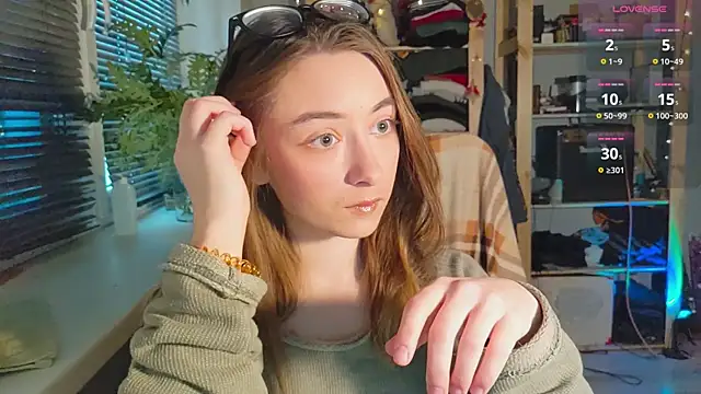 Snapshot of monlight__dana chatting on 03/05/25, 02:45 monlight dana online show from 03/05/25, 02:45