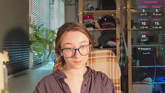 Snapshot of monlight__dana chatting on 03/16/25, 10:00 monlight dana online show from 03/16/25, 10:00