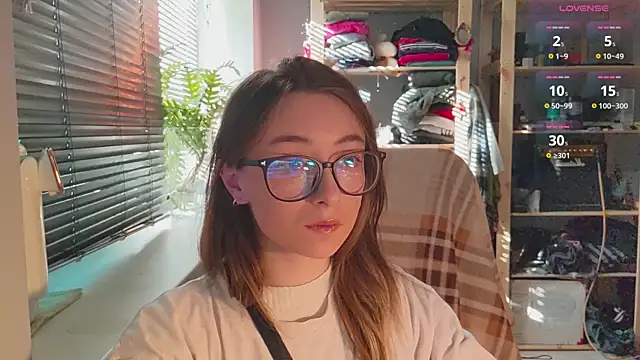 Snapshot of monlight__dana chatting on 03/17/25, 01:29 monlight dana online show from 03/17/25, 01:29