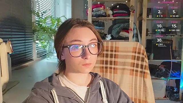 Snapshot of monlight__dana chatting on 03/18/25, 01:20 monlight dana online show from 03/18/25, 01:20