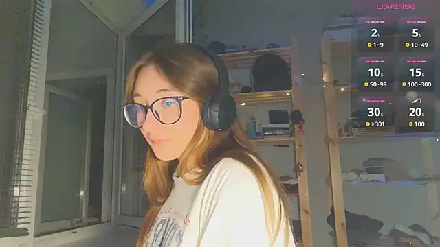 Snapshot of monlight__dana chatting on 09/12/25, 07:03 monlight dana online show from 09/12/25, 07:03