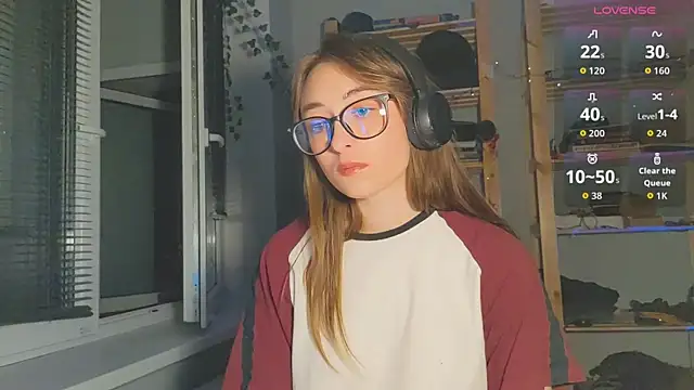 Snapshot of monlight__dana chatting on 09/22/25, 09:28 monlight dana online show from 09/22/25, 09:28