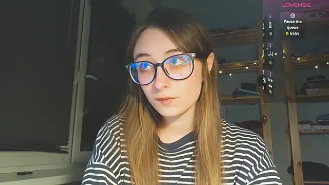 Snapshot of monlight__dana chatting on 11/11/25, 05:57 monlight dana online show from 11/11/25, 05:57