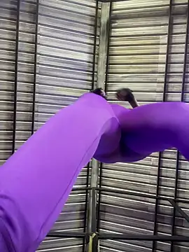 Berry Bans online show from 09/23/25, 05:27