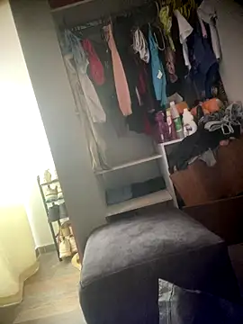 Berry Bans online show from 11/17/25, 06:24