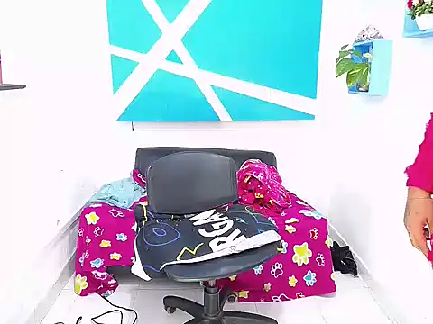 Mady Kolemam online show from 12/19/24, 09:51