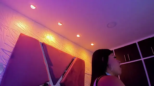 Charlotte Ice1 online show from 03/18/25, 07:10