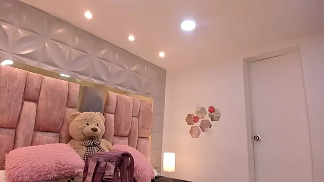 Charlotte Ice1 online show from 03/13/26, 04:02