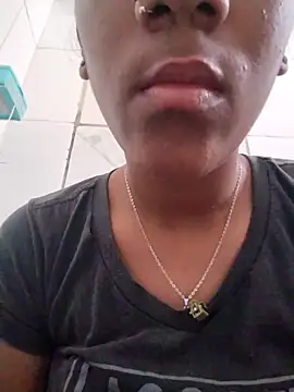 Snapshot of -_Anny_- chatting on 10/25/25, 04:02 - Anny - online show from 10/25/25, 04:02