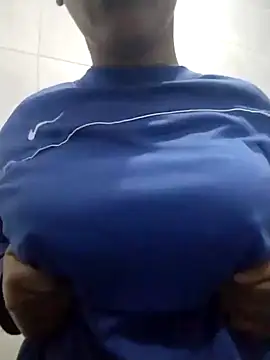 Snapshot of -_Anny_- chatting on 11/11/25, 10:59 - Anny - online show from 11/11/25, 10:59