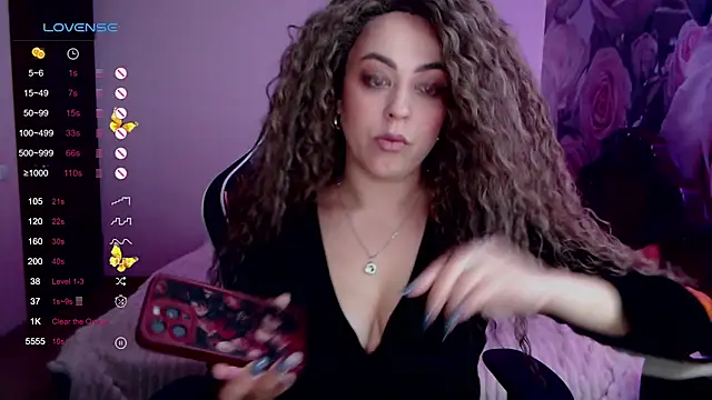 Snapshot of _Just_a_queen_3 chatting on 12/04/24, 05:55 Just a queen 3 online show from 12/04/24, 05:55