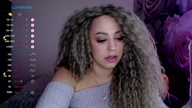 Snapshot of _Just_a_queen_3 chatting on 03/06/25, 06:16 Just a queen 3 online show from 03/06/25, 06:16