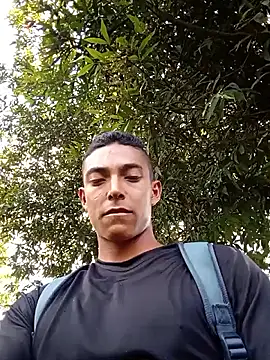 Snapshot of Demiansteven2 chatting on 10/04/25, 06:06 Demiansteven2 online show from 10/04/25, 06:06