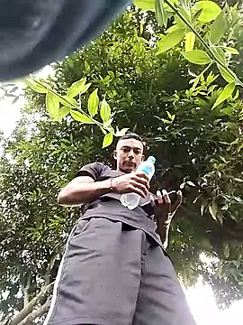 Snapshot of Demiansteven2 chatting on 10/17/25, 06:10 Demiansteven2 online show from 10/17/25, 06:10