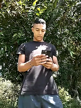 Snapshot of Demiansteven2 chatting on 11/07/25, 04:51 Demiansteven2 online show from 11/07/25, 04:51