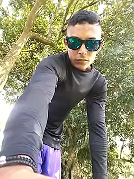 Snapshot of Demiansteven2 chatting on 11/18/25, 06:01 Demiansteven2 online show from 11/18/25, 06:01