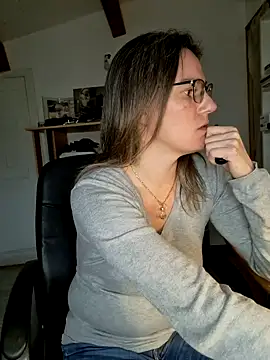 SpiceLea online show from 12/22/24, 03:22