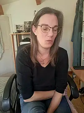 SpiceLea online show from 12/28/24, 02:42