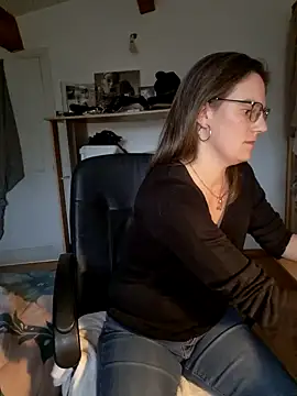 SpiceLea online show from 01/06/25, 02:47