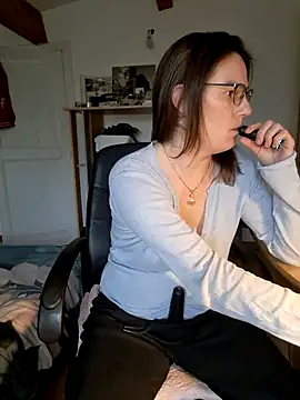 SpiceLea online show from 01/25/25, 02:36