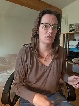 SpiceLea online show from 02/14/25, 01:29