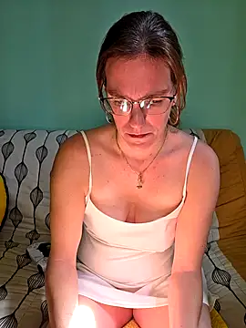 SpiceLea online show from 09/15/25, 11:32