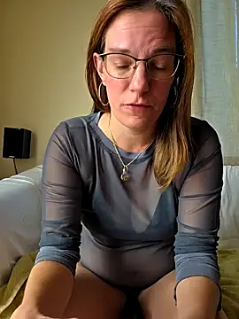 SpiceLea online show from 10/10/25, 08:13