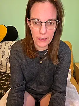 Snapshot of SpiceLea chatting on 01/07/26, 08:50 SpiceLea online show from 01/07/26, 08:50