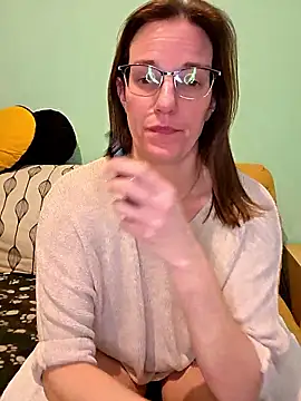 Snapshot of SpiceLea chatting on 01/09/26, 04:10 SpiceLea online show from 01/09/26, 04:10