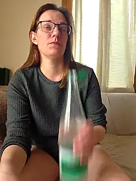 Snapshot of SpiceLea chatting on 02/28/26, 02:51 SpiceLea online show from 02/28/26, 02:51