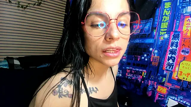 Snapshot of rosse_2504 chatting on 03/06/25, 10:47 rosse 2504 online show from 03/06/25, 10:47