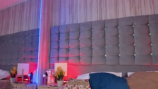 Snapshot of Poacahontasfg chatting on 02/14/26, 04:09 Poacahontasfg online show from 02/14/26, 04:09