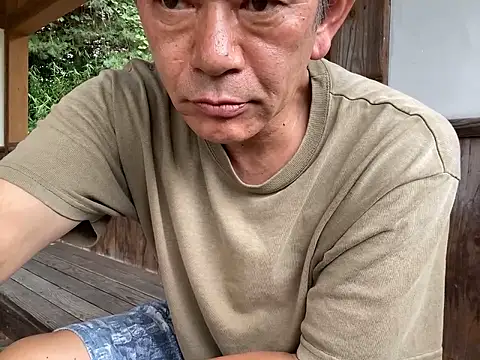 Snapshot of ge3noxxx chatting on 09/25/25, 03:32 ge3noxxx online show from 09/25/25, 03:32