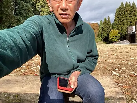 Snapshot of ge3noxxx chatting on 11/19/25, 02:11 ge3noxxx online show from 11/19/25, 02:11