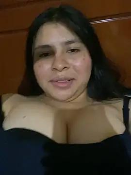 Snapshot of MaryC18 chatting on 12/29/24, 04:59 MaryC18 online show from 12/29/24, 04:59