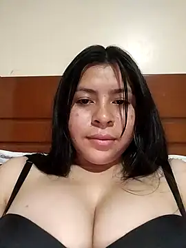 Snapshot of MaryC18 chatting on 01/21/25, 12:04 MaryC18 online show from 01/21/25, 12:04