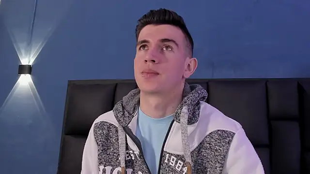 MikaelSlow online show from 11/07/25, 04:01