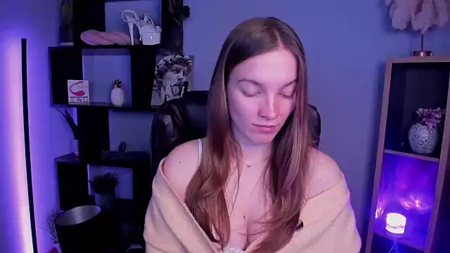 Snapshot of kenzie_x chatting on 12/23/24, 11:14 kenzie x online show from 12/23/24, 11:14