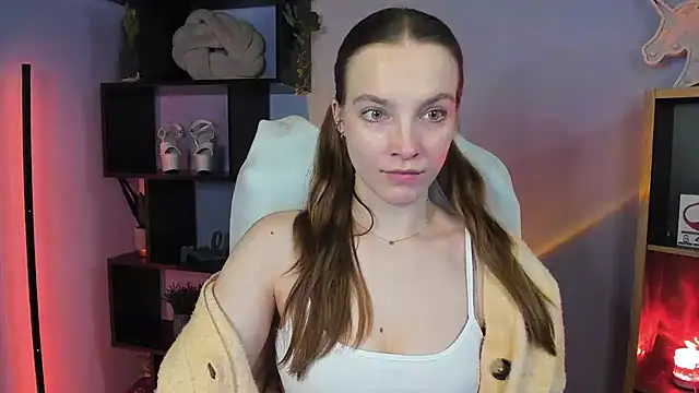 Snapshot of kenzie_x chatting on 02/25/25, 08:14 kenzie x online show from 02/25/25, 08:14