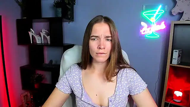 Snapshot of kenzie_x chatting on 09/12/25, 04:23 kenzie x online show from 09/12/25, 04:23