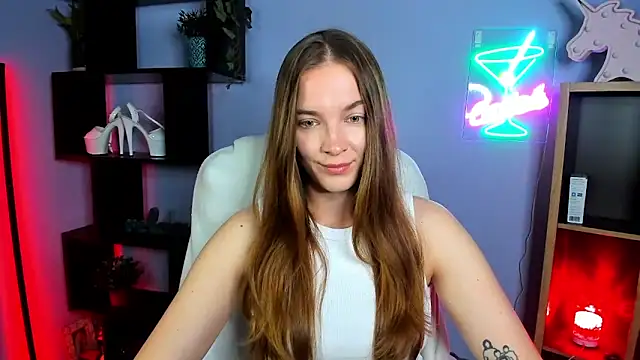 Snapshot of kenzie_x chatting on 09/19/25, 04:25 kenzie x online show from 09/19/25, 04:25